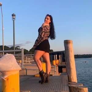 Meet your Posher, Sia